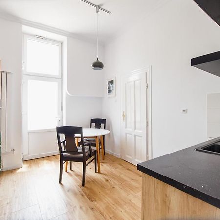 Spacious Riverviews Apartment Near Piata Unirii Oradea Exteriér fotografie