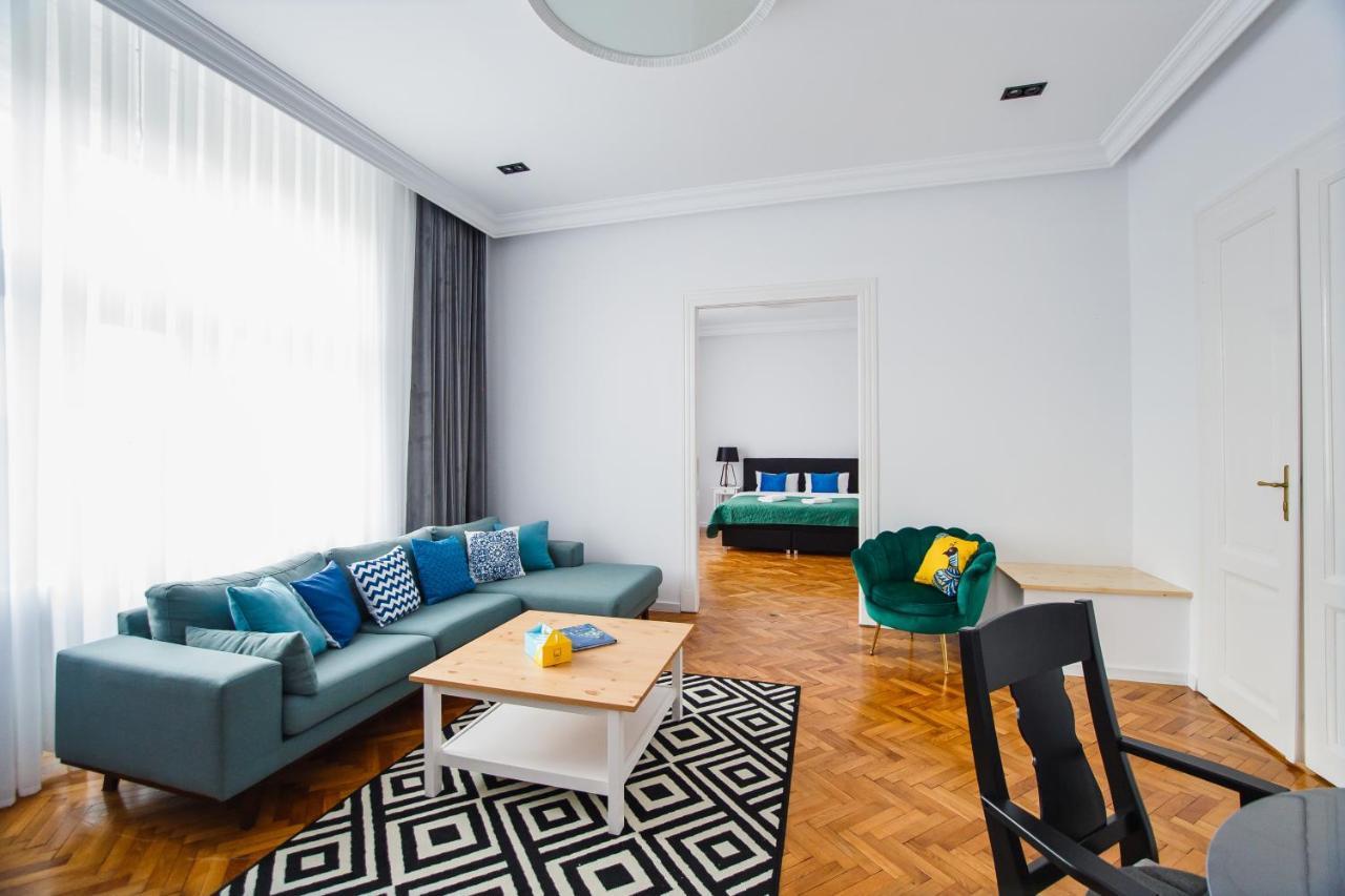 Spacious Riverviews Apartment Near Piata Unirii Oradea Exteriér fotografie