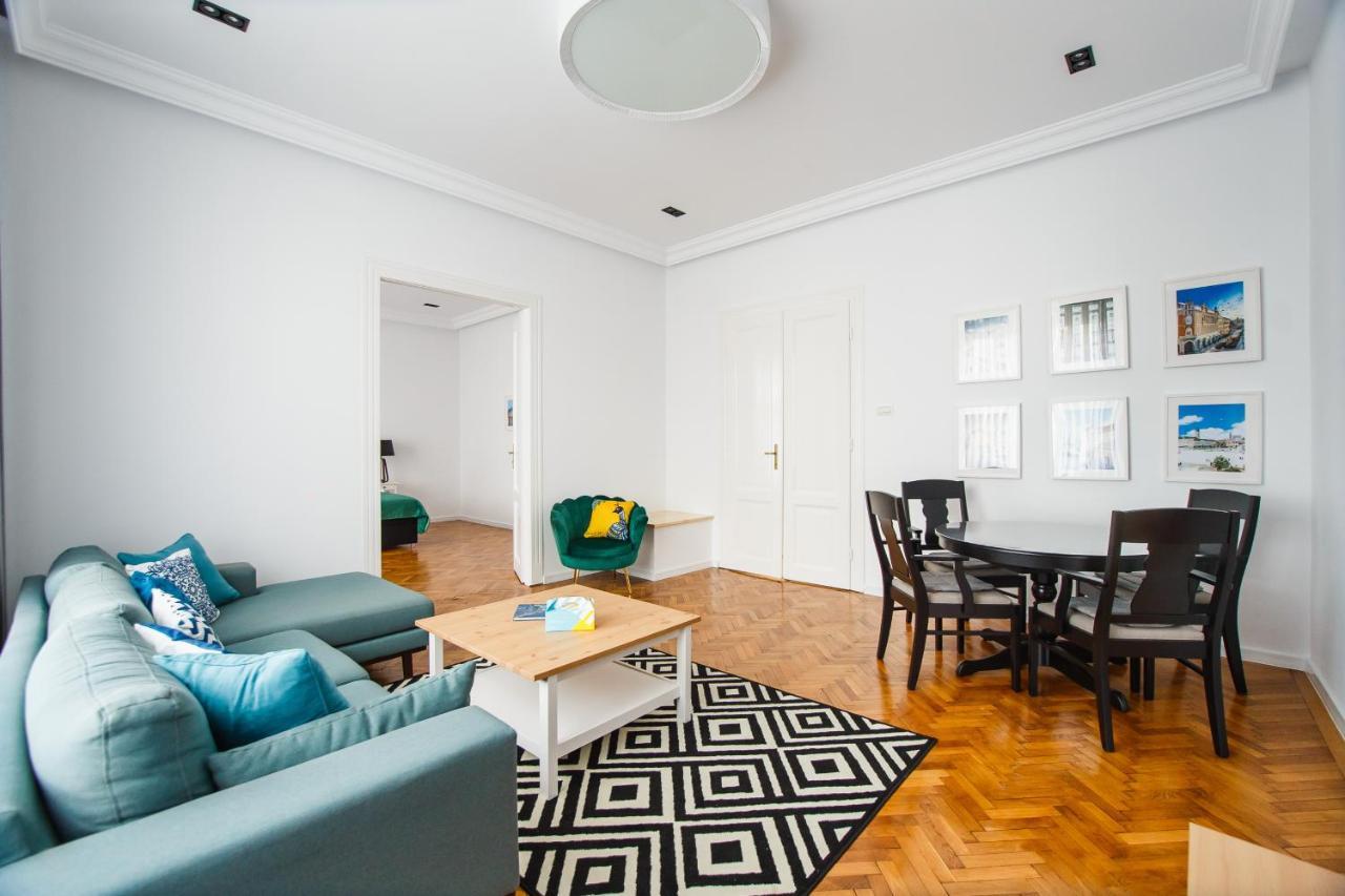 Spacious Riverviews Apartment Near Piata Unirii Oradea Exteriér fotografie