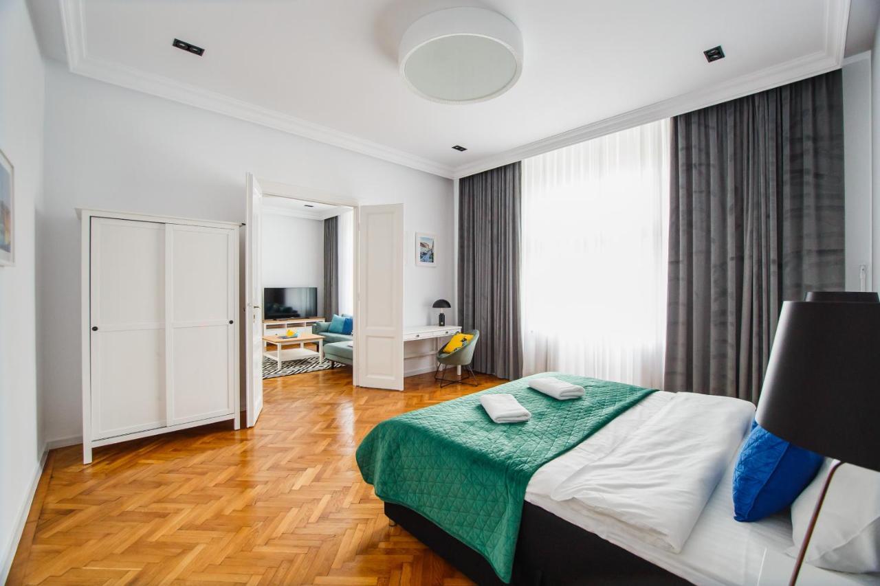 Spacious Riverviews Apartment Near Piata Unirii Oradea Exteriér fotografie