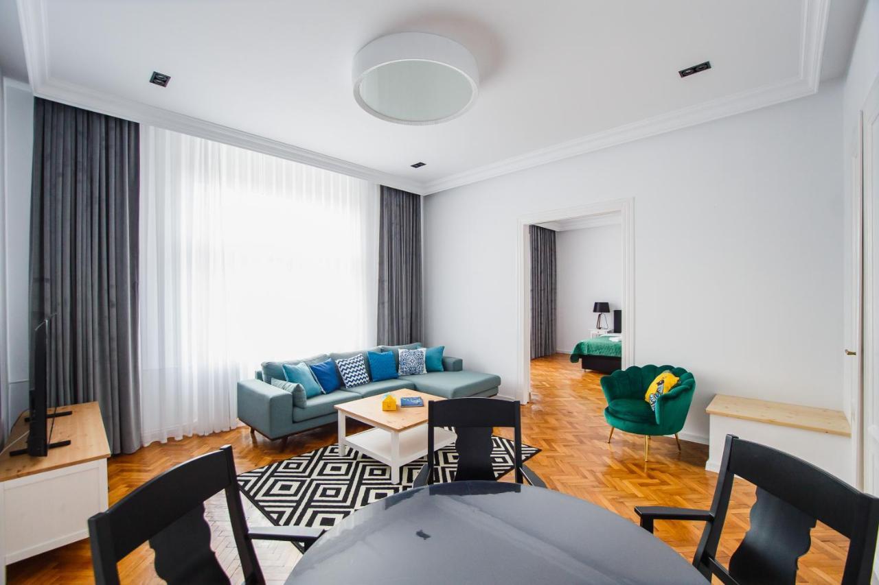 Spacious Riverviews Apartment Near Piata Unirii Oradea Exteriér fotografie