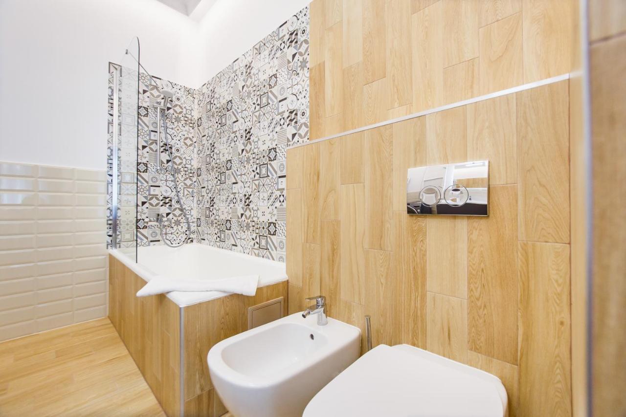 Spacious Riverviews Apartment Near Piata Unirii Oradea Exteriér fotografie